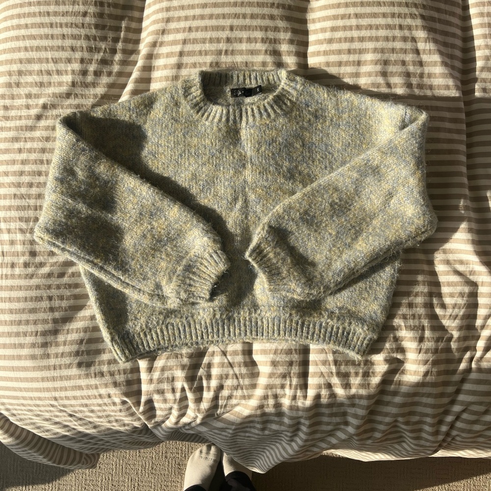 Elegant Blue and Yellow Women's Crew Neck Sweater